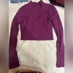 Workout crop sweater